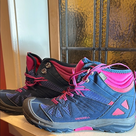 Merrell Blue and Pink Winter Boots - Picture 5 of 8